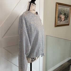 🔸Light Blue Speckled Sweatshirt